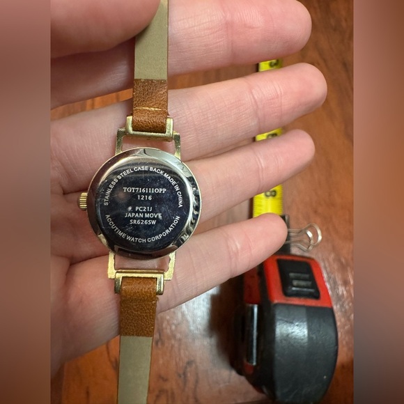 Classic Brown and Gold Watch - Picture 3 of 3